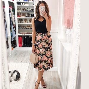 LOFT floral skirt size xs